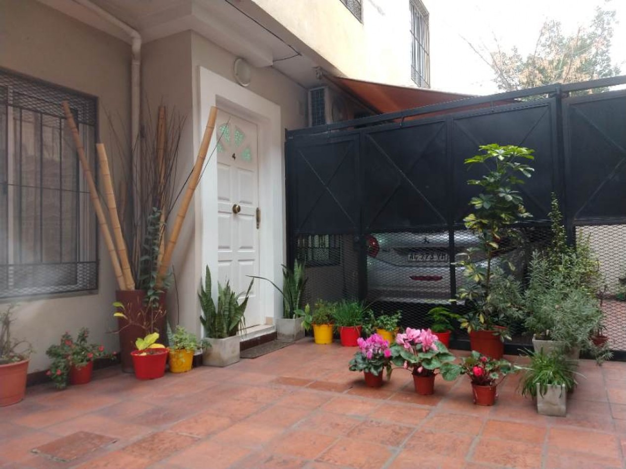RETASADO!!Departamento 2 amb. en planta baja con cochera o patio propio
