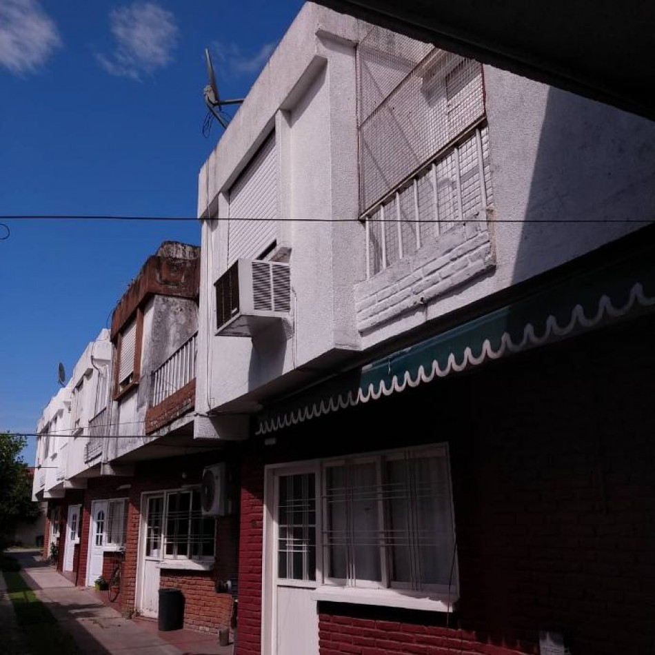 Duplex  3 ambientes -VENTA-  Castelar Norte-Apto Credito