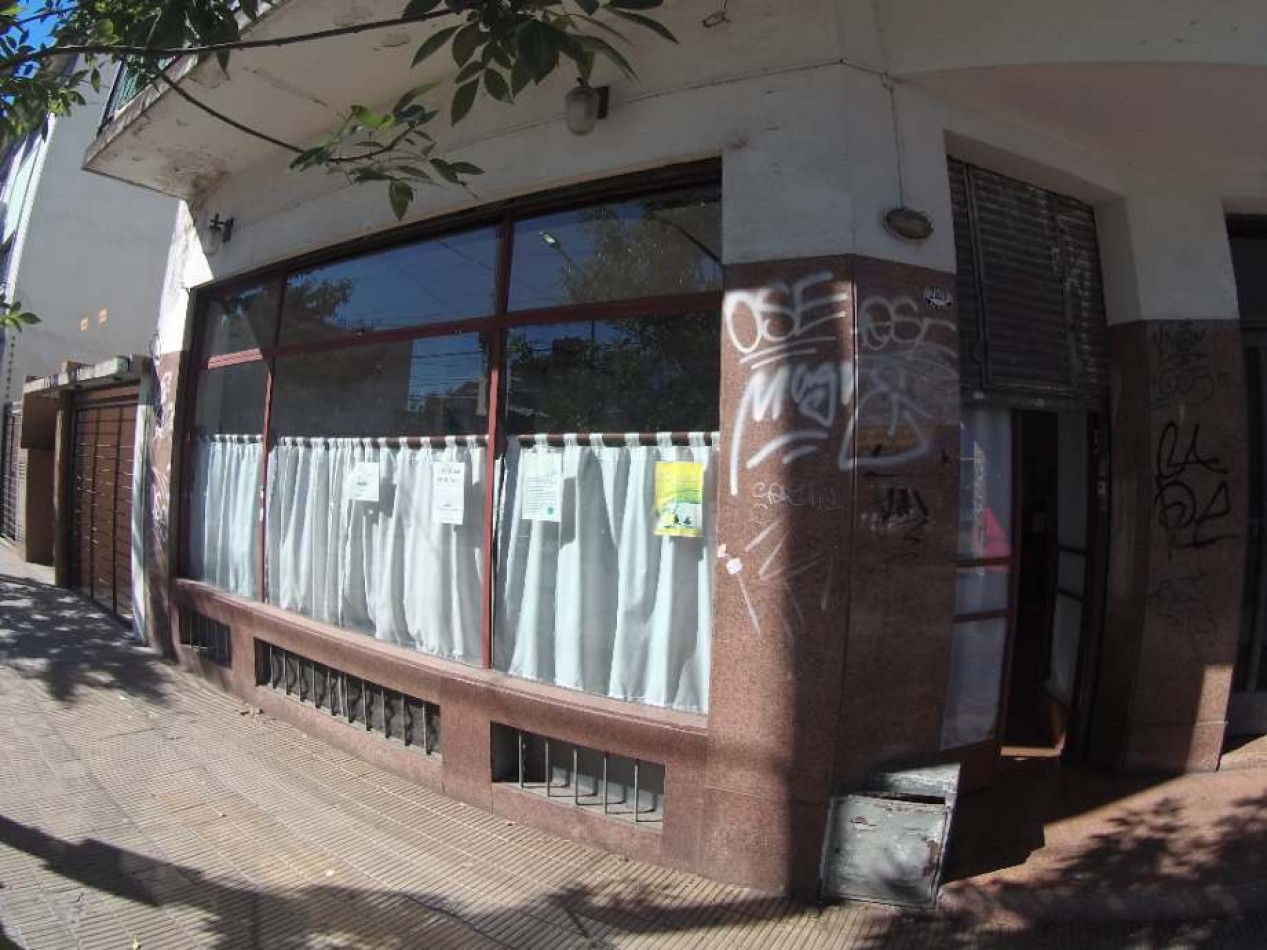 Venta Local en Castelar Sur- A  Metros de la Estacion