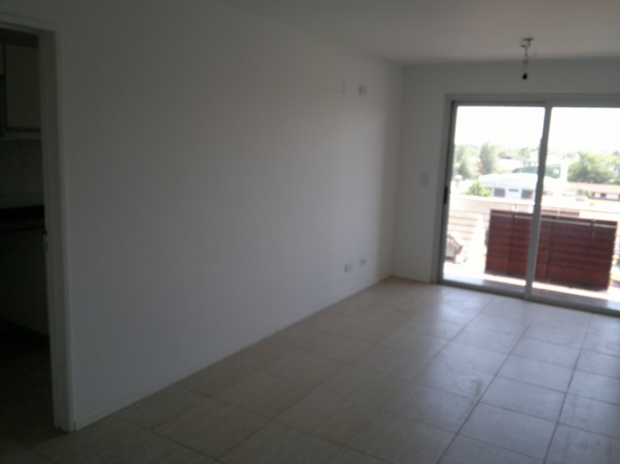 Departamento 2 amb. en Castelar Sur
