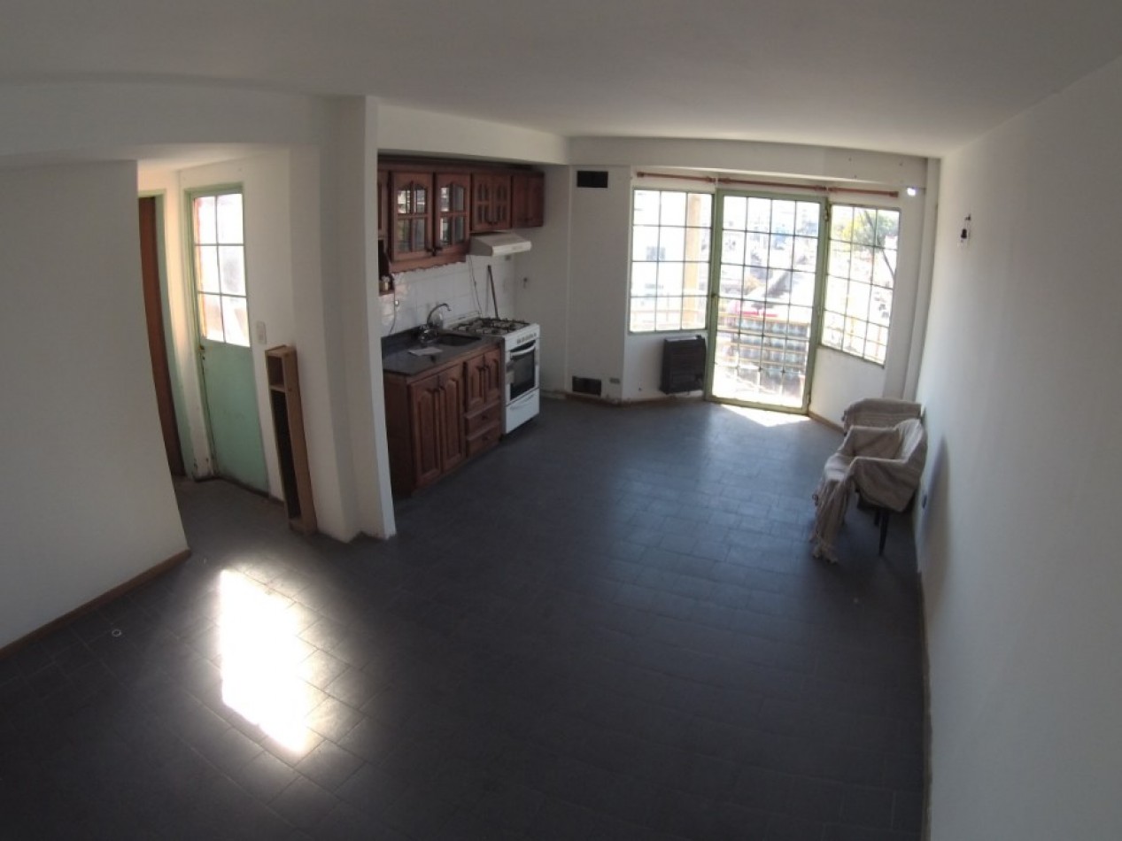 Departamento con cochera en  VENTA - Zona Tribunales -Moron