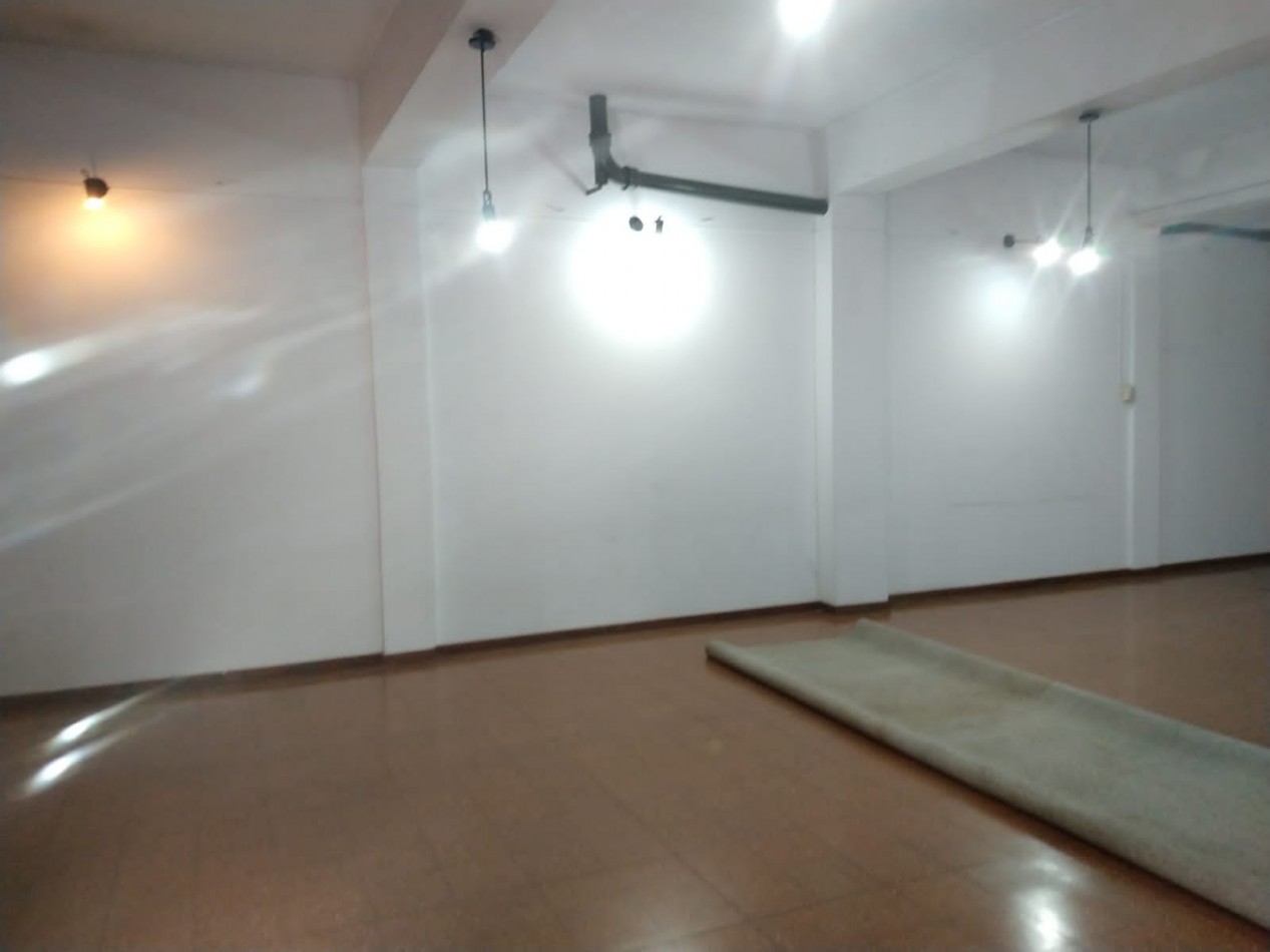 Venta Local en Castelar Sur- A  Metros de la Estacion