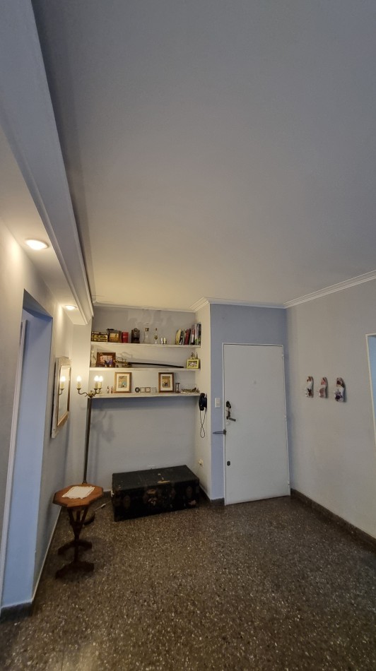 Departamento con cochera de tres ambientes en Ramos Mejia