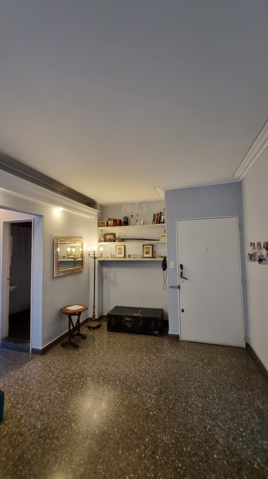 Departamento con cochera de tres ambientes en Ramos Mejia