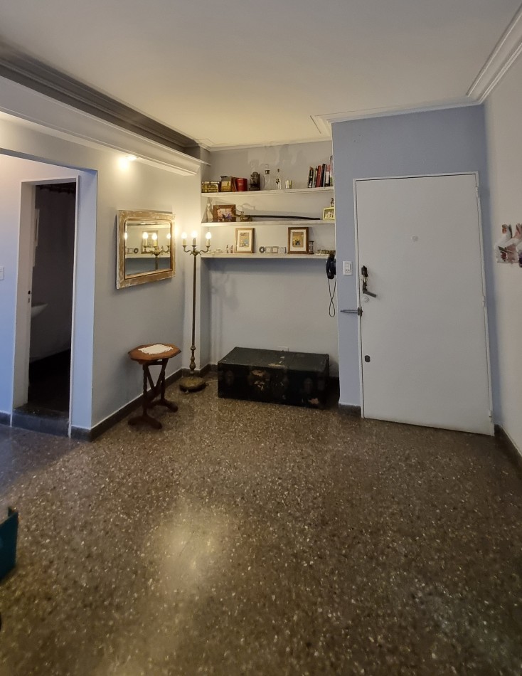 Departamento con cochera de tres ambientes en Ramos Mejia