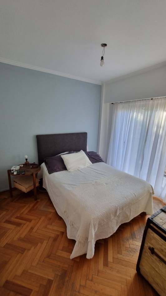 Departamento con cochera de tres ambientes en Ramos Mejia