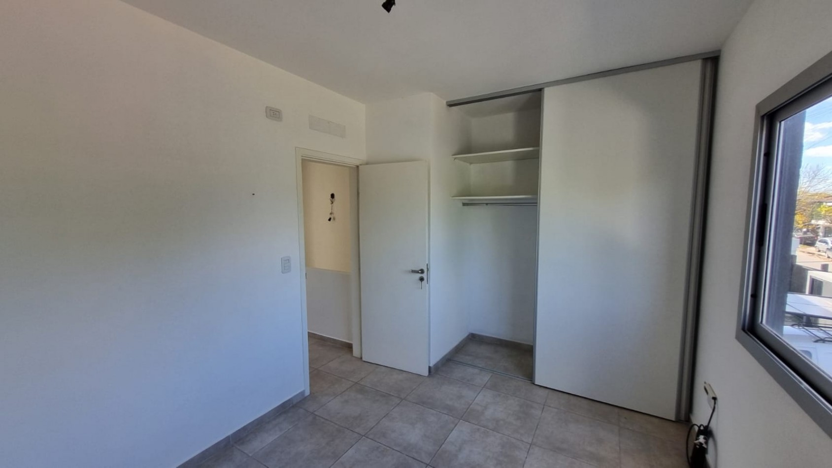Duplex en venta de tres ambientes en Ituzaingo Norte