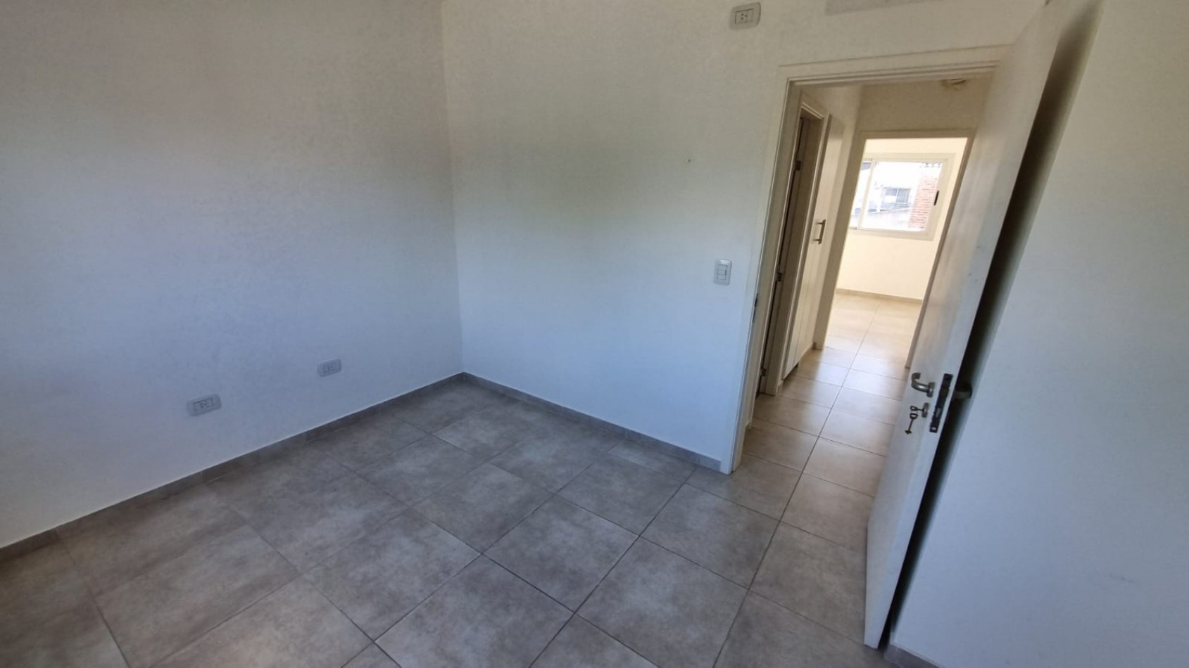 Duplex en venta de tres ambientes en Ituzaingo Norte