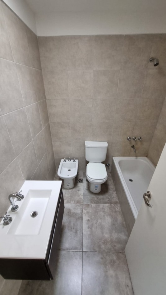 Duplex en venta de tres ambientes en Ituzaingo Norte