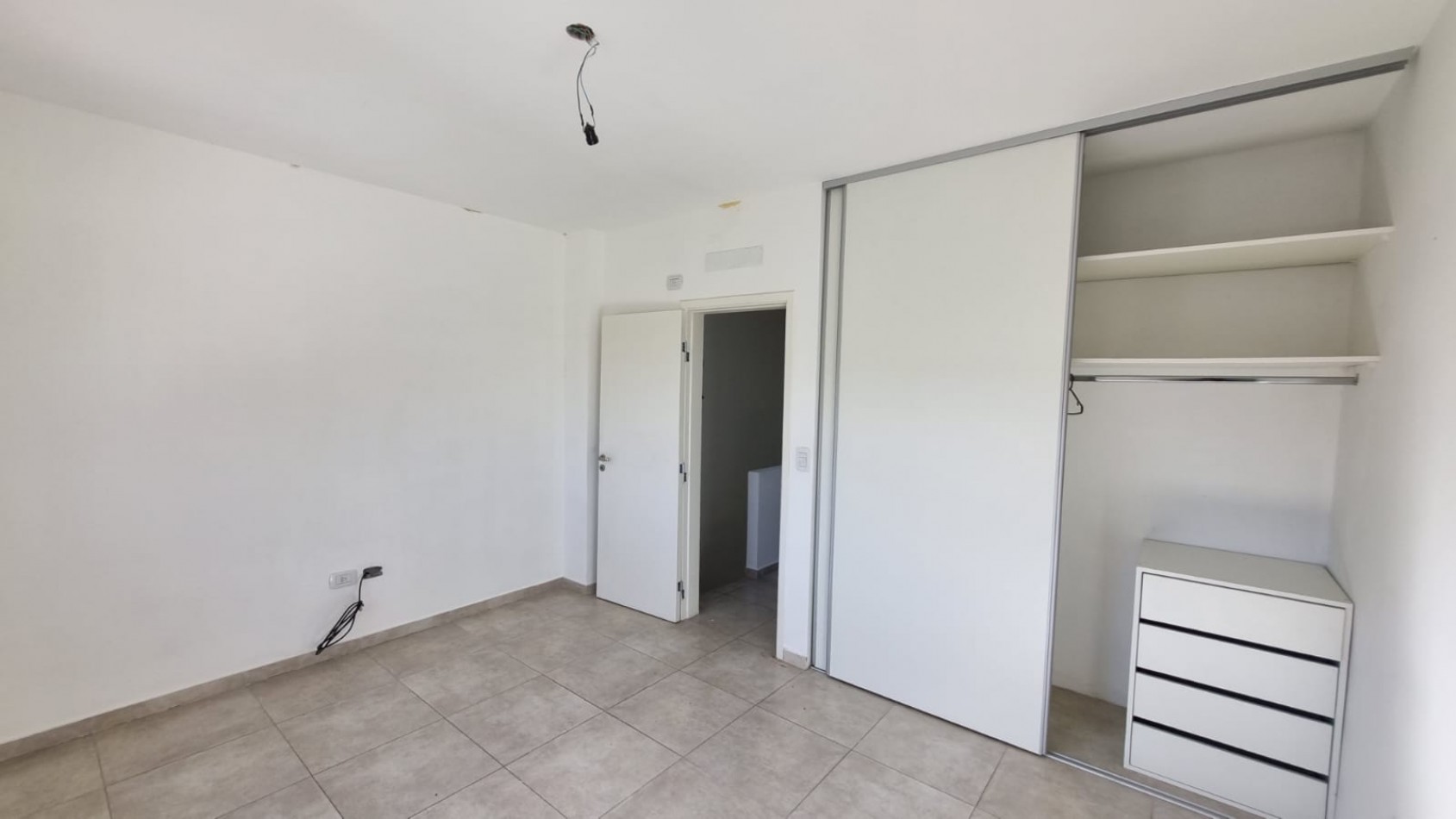 Duplex en venta de tres ambientes en Ituzaingo Norte