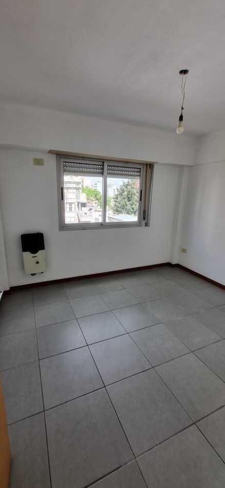 Venta- Departamento 2 Amb. calle Belgrano - Moron