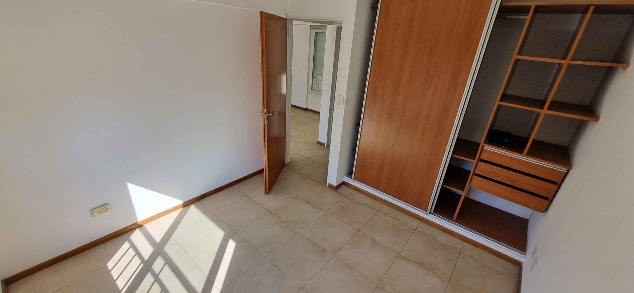 Departamento 2 amb. en alquiler en Castelar Norte