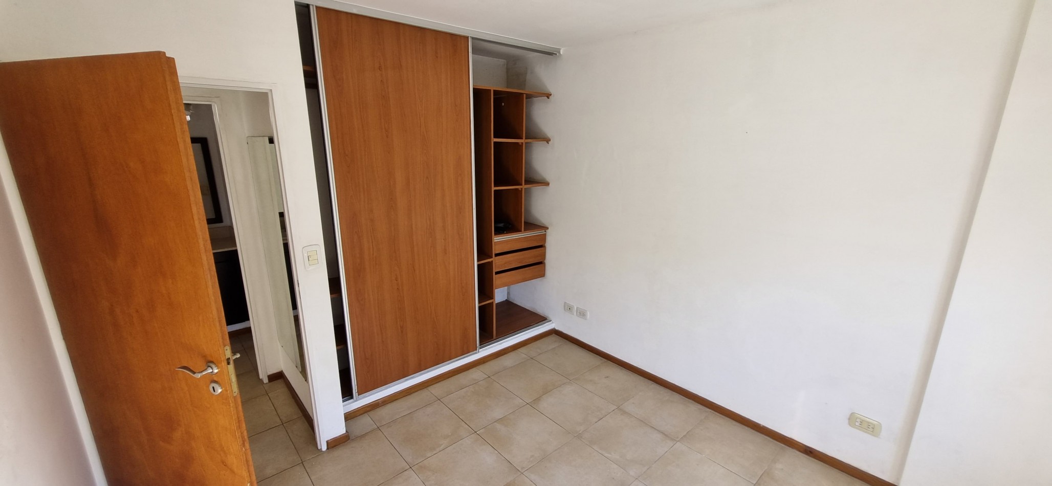 Departamento 2 amb. en alquiler en Castelar Norte