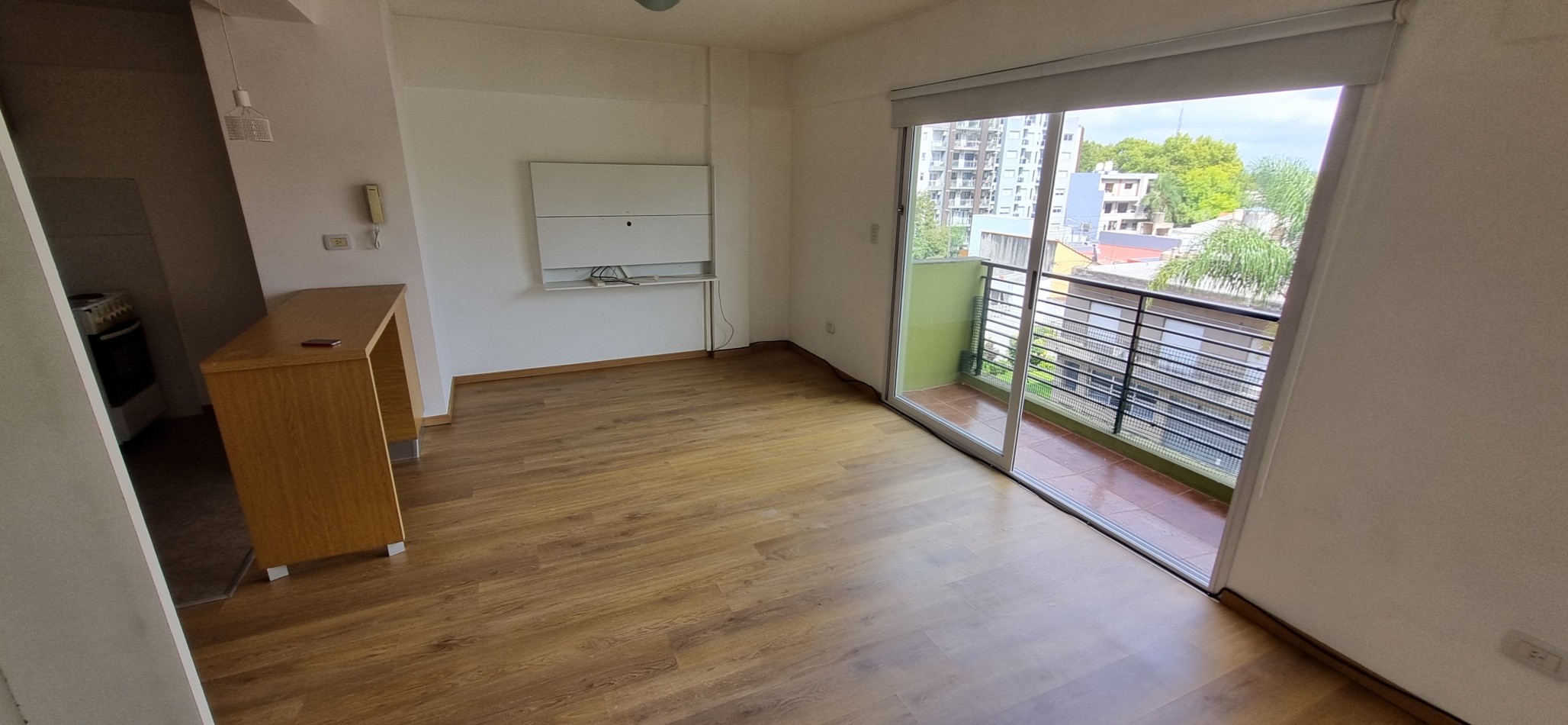 ALQUILER Monoambiente con cochera en Moron