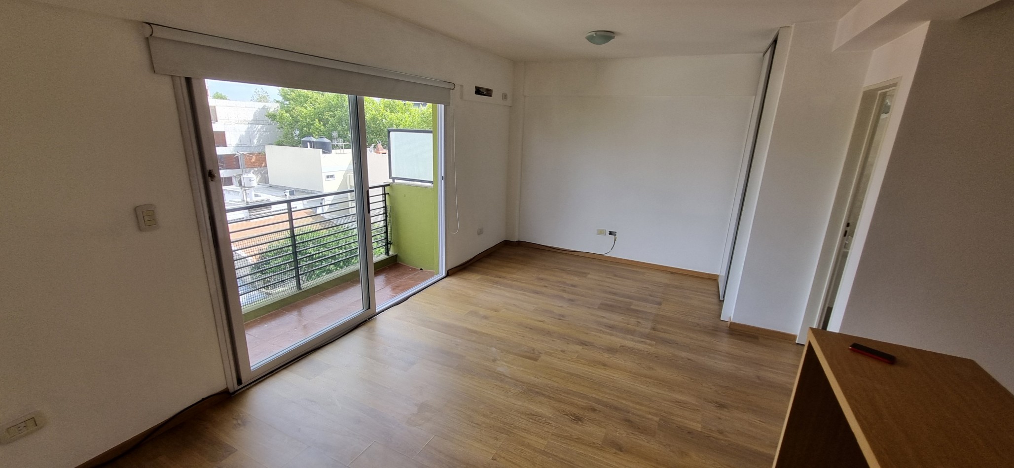 ALQUILER Monoambiente con cochera en Moron