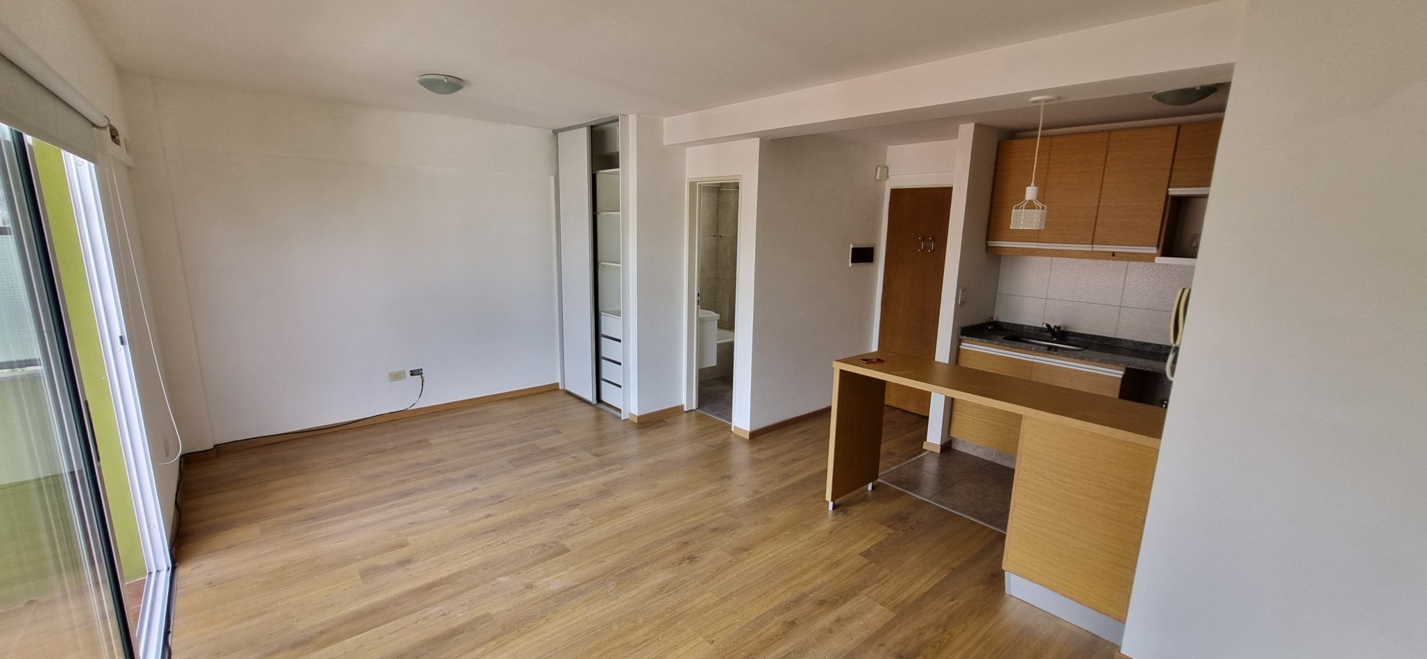 ALQUILER Monoambiente con cochera en Moron