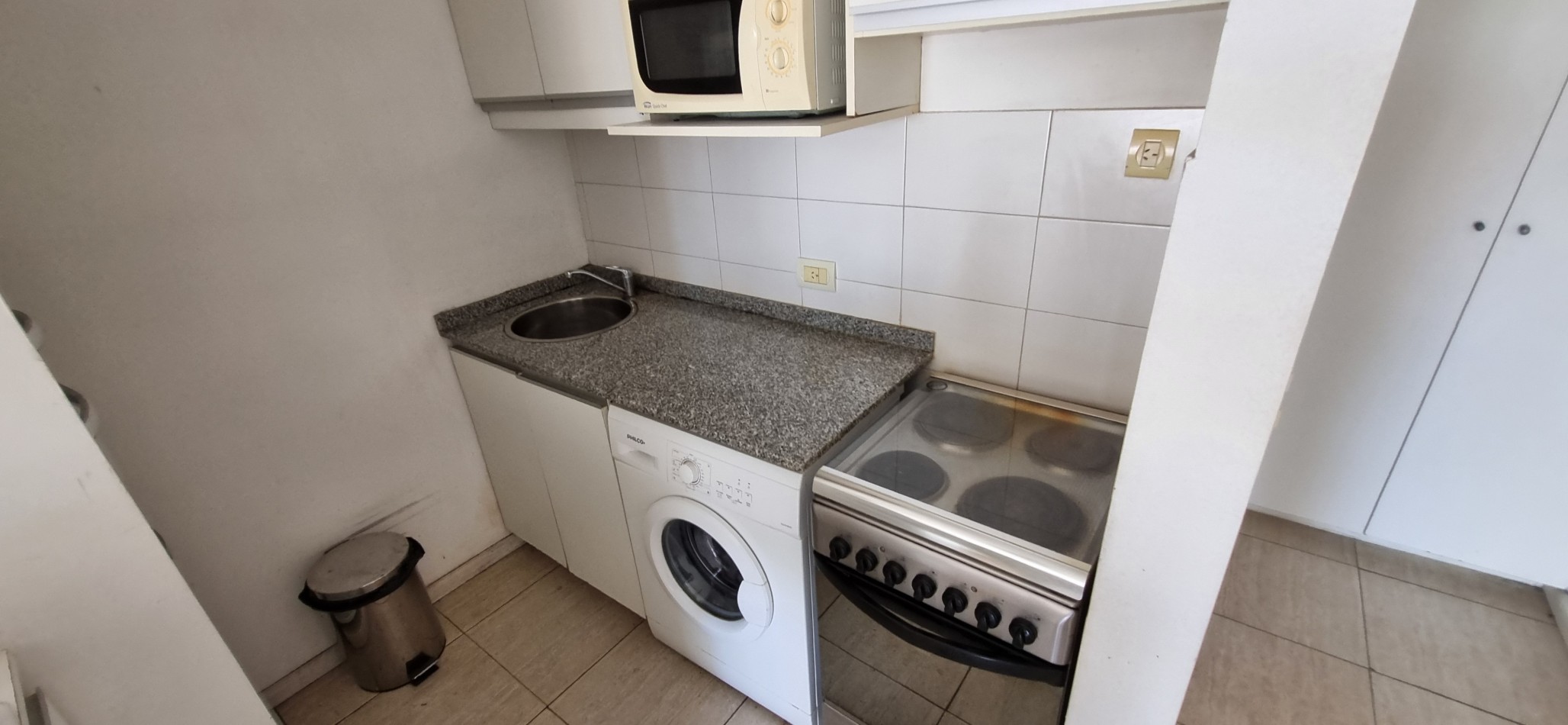 Monoambiente en venta en Castelar con cochera y terraza propia