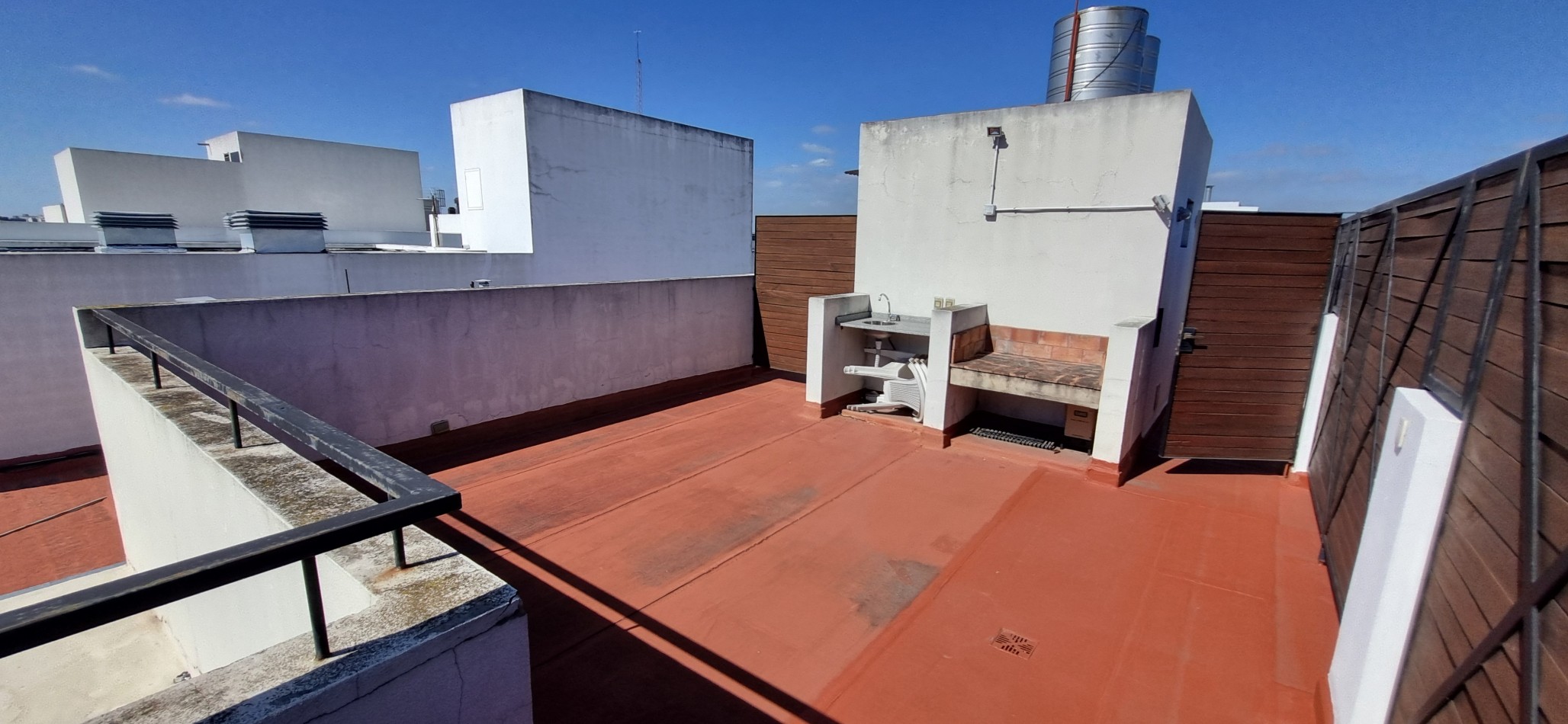 Monoambiente en venta en Castelar con cochera y terraza propia