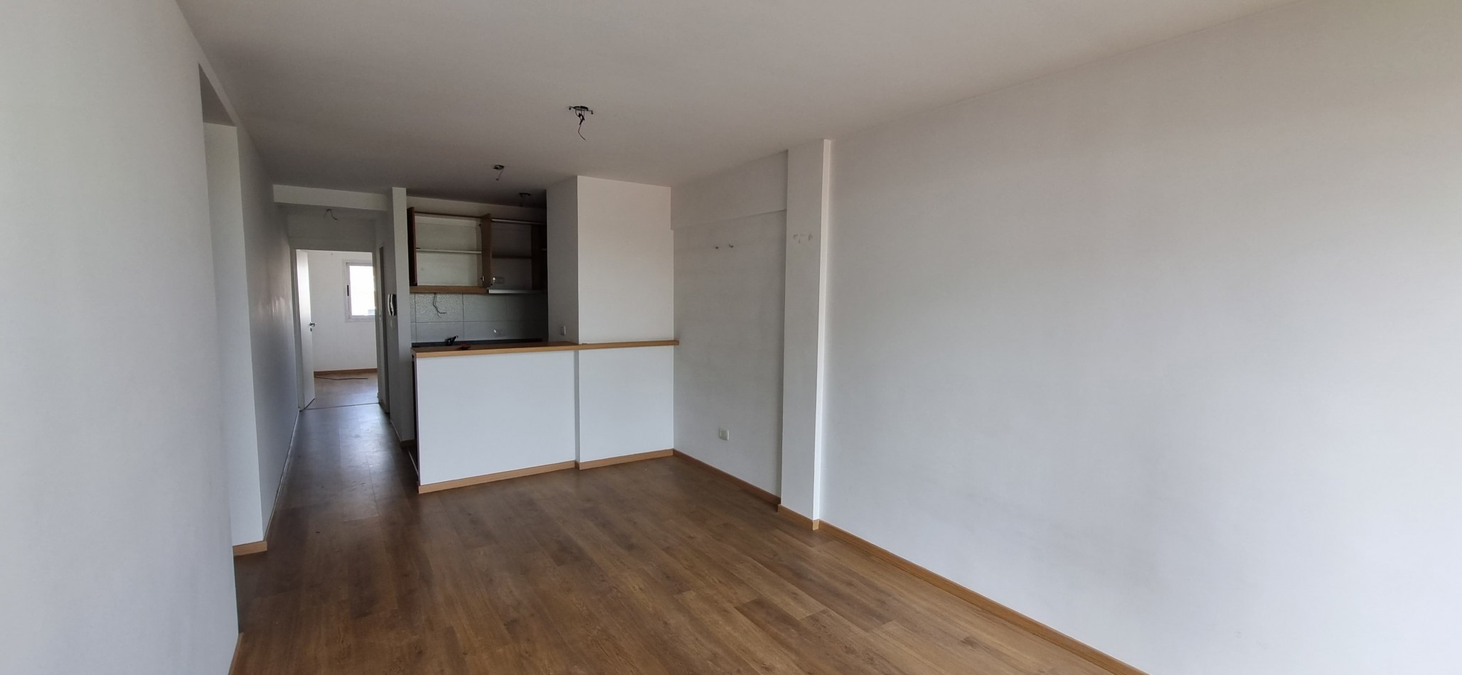 Departamento de 2 amb. con cochera cubierta en Moron Sur