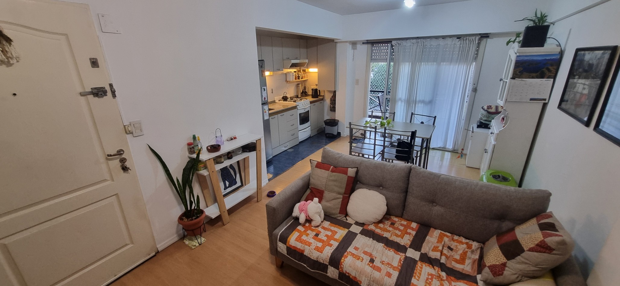 Venta de departamento de dos ambientes en Castelar