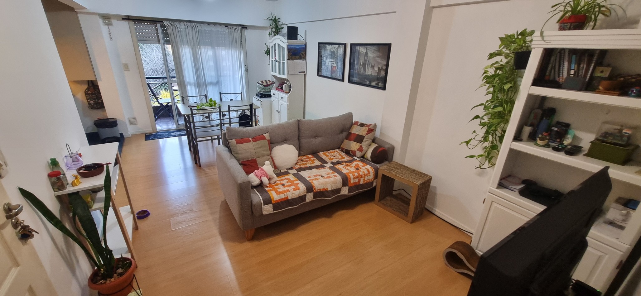 Venta de departamento de dos ambientes en Castelar