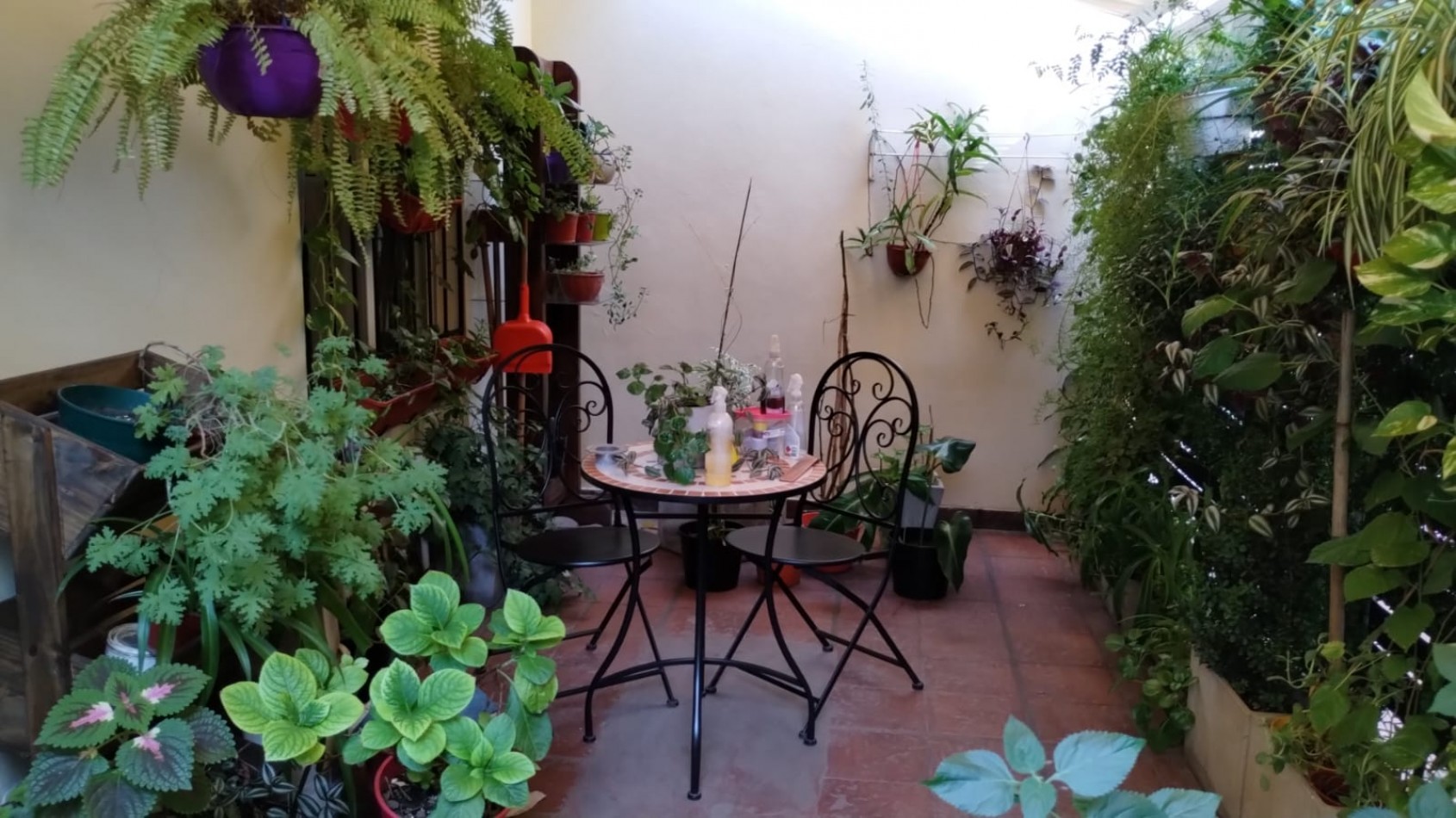 RETASADO!!Departamento 2 amb. en planta baja con cochera o patio propio