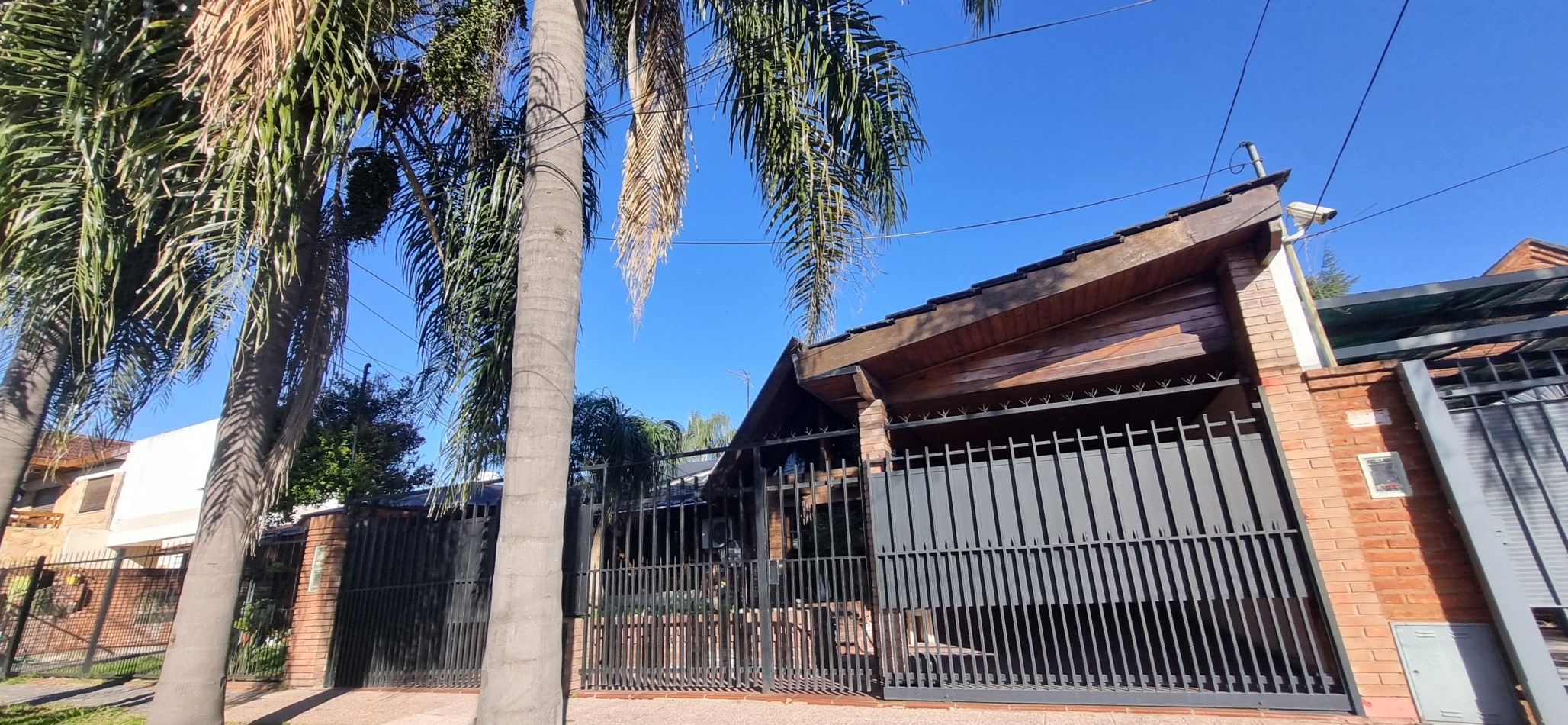 Casa a la venta en Ituzaingo. Gran terreno