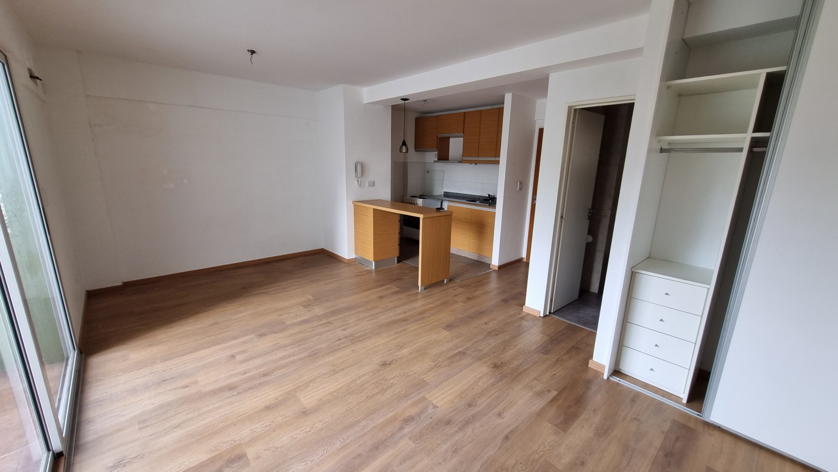 Monoambiente en alquiler en Moron Sur