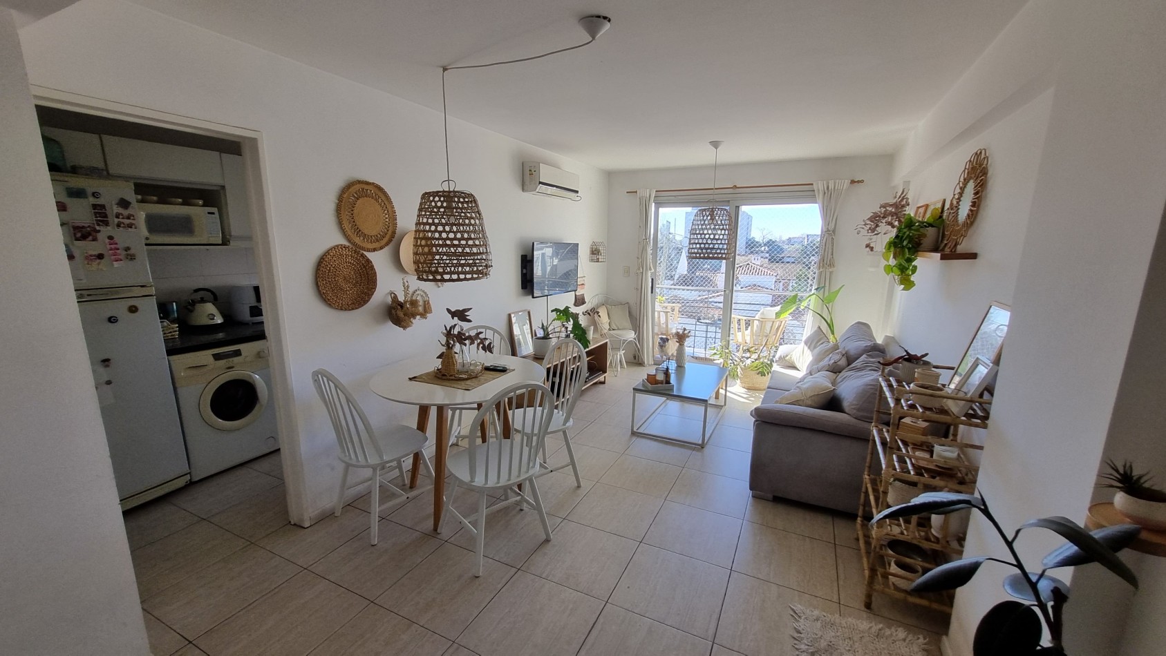 Departamento 2 amb. con cochera descubierta en Castelar Sur