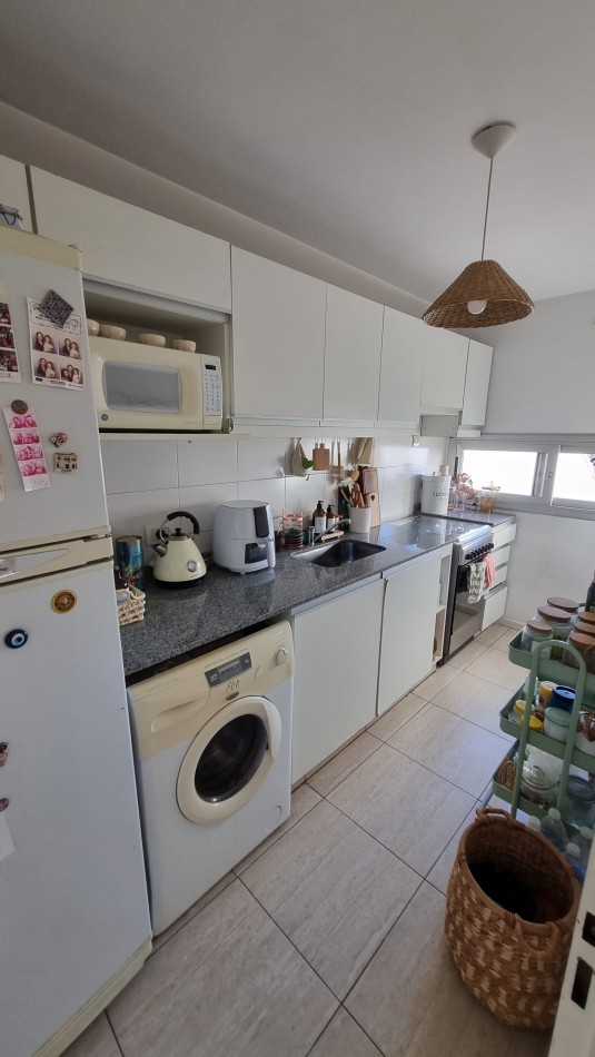 Departamento 2 amb. con cochera descubierta en Castelar Sur