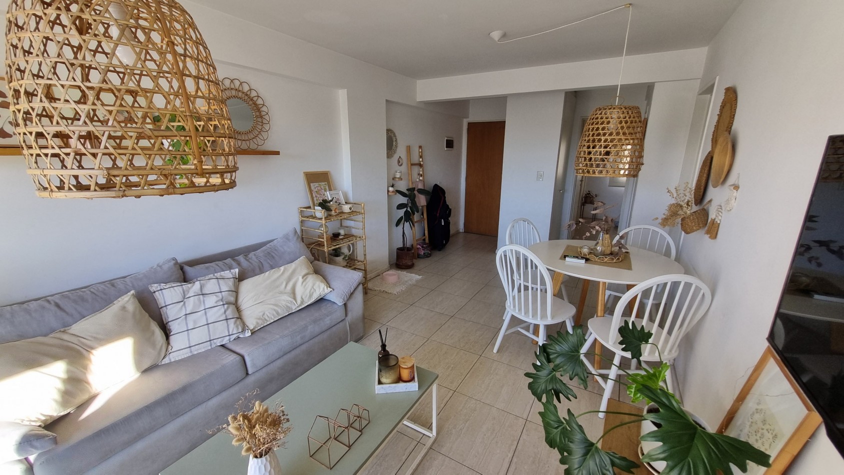 Departamento 2 amb. con cochera descubierta en Castelar Sur