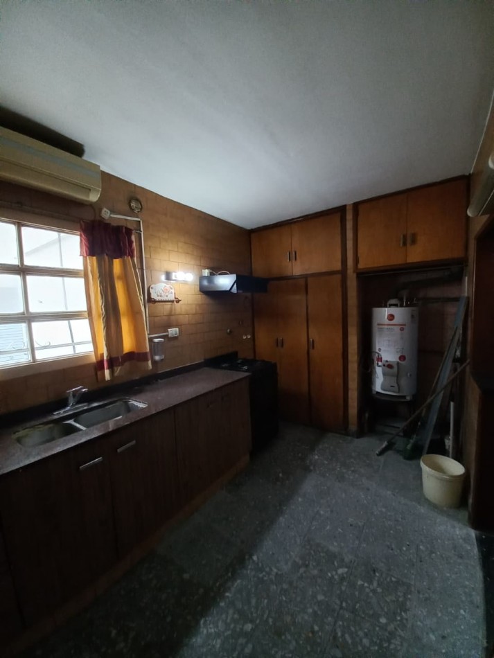 Oficina de 3 amb..con cochera cubierta en Ramos Mejia Norte