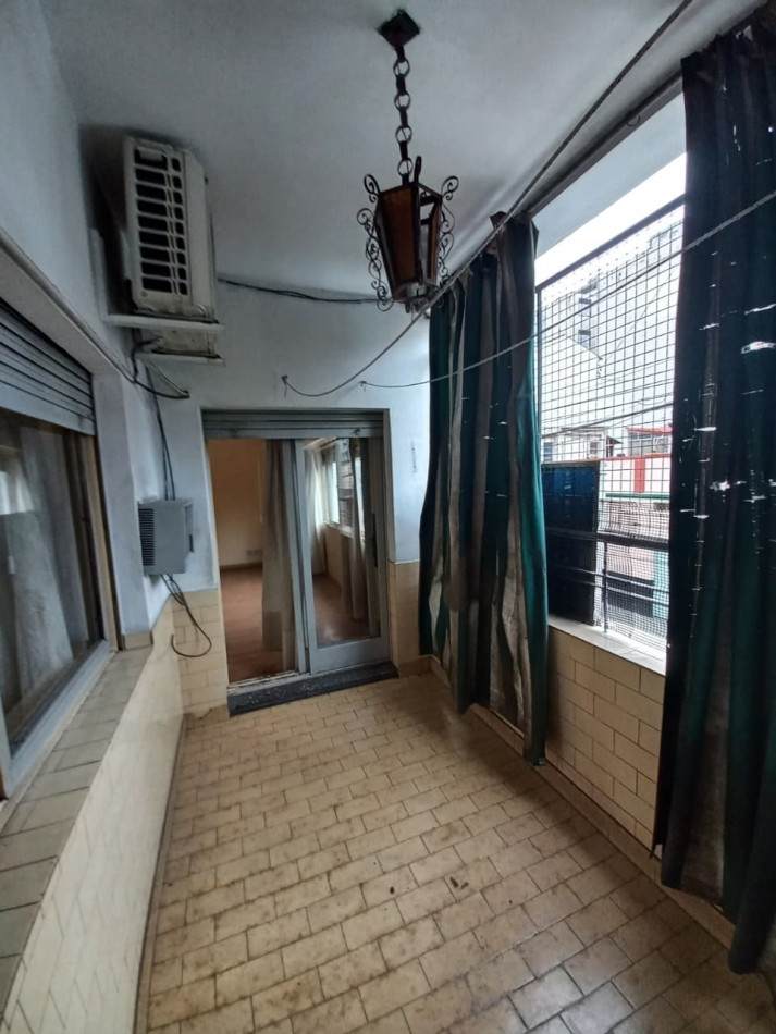 Oficina de 3 amb..con cochera cubierta en Ramos Mejia Norte