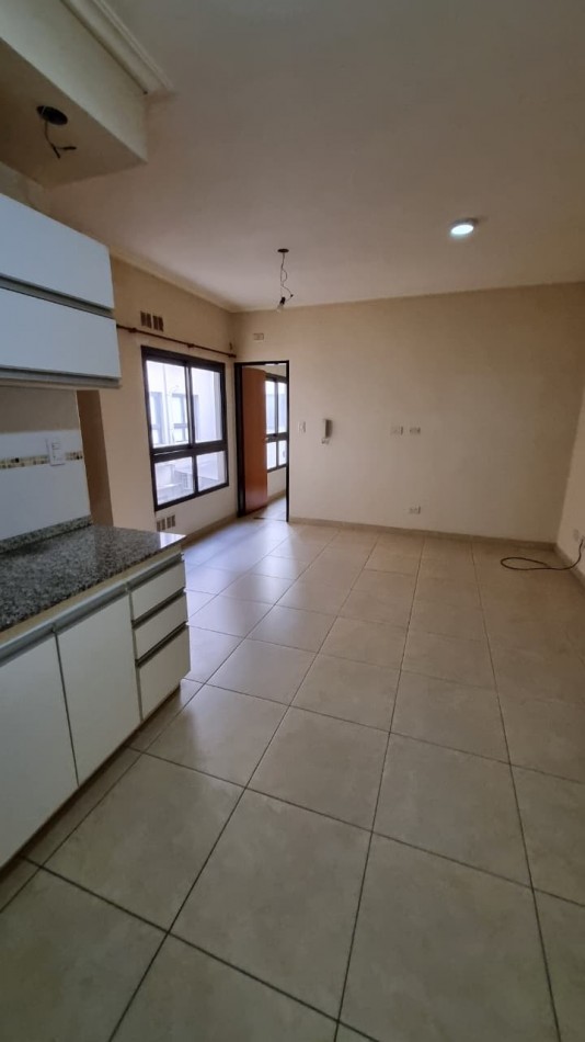 Departamento en alquiler de 2 amb. en Moron Sur