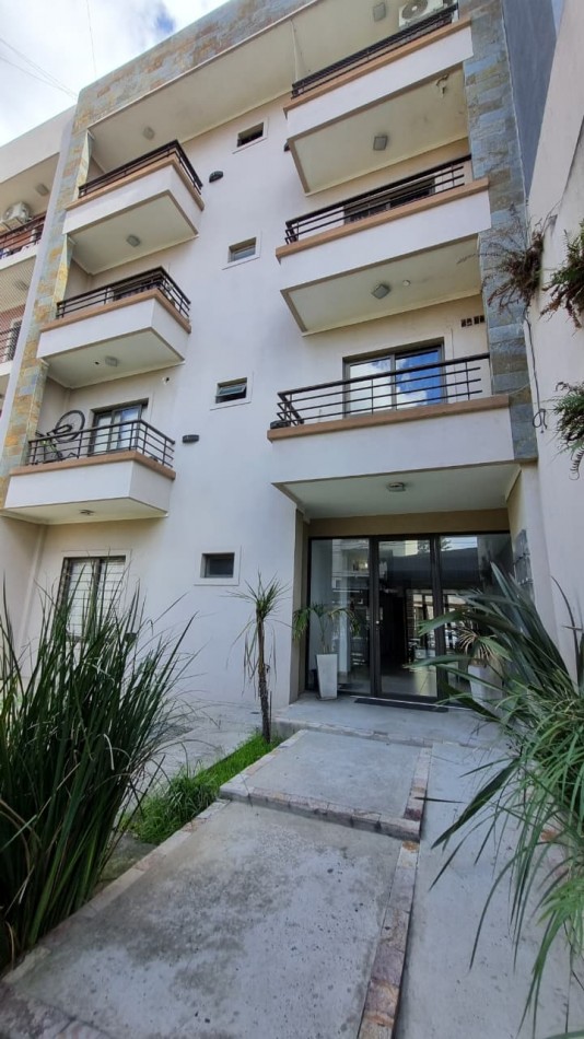 Departamento en alquiler de 2 amb. en Moron Sur