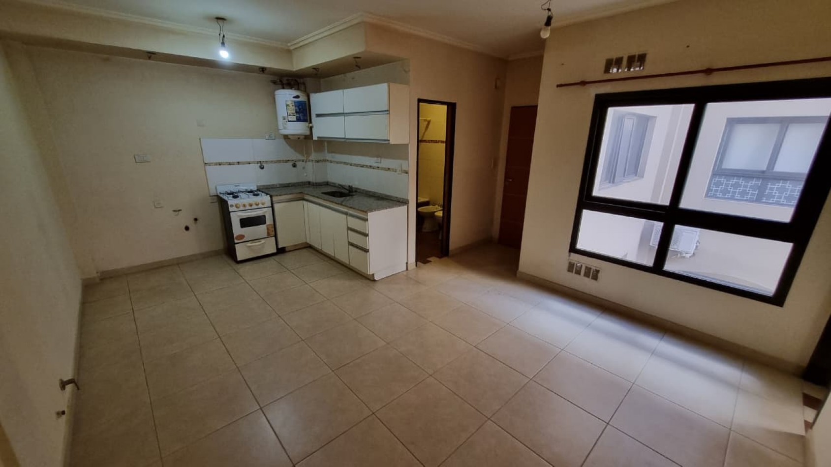 Departamento en alquiler de 2 amb. en Moron Sur