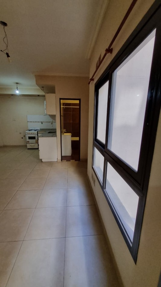 Departamento en alquiler de 2 amb. en Moron Sur