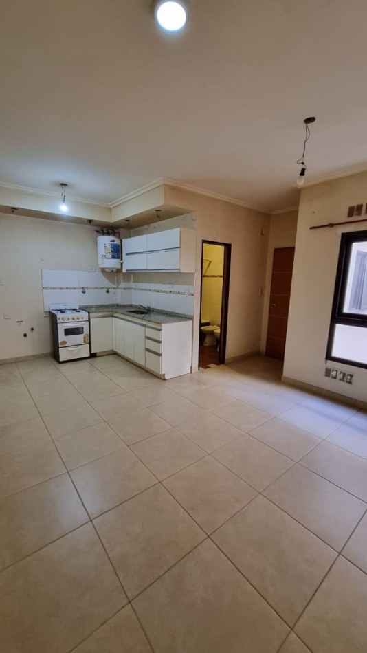 Departamento en alquiler de 2 amb. en Moron Sur