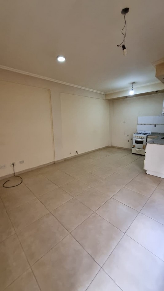 Departamento en alquiler de 2 amb. en Moron Sur