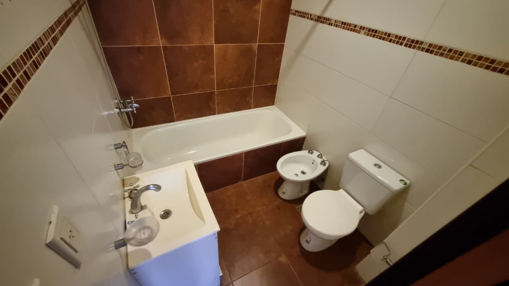Departamento en alquiler de 2 amb. en Moron Sur