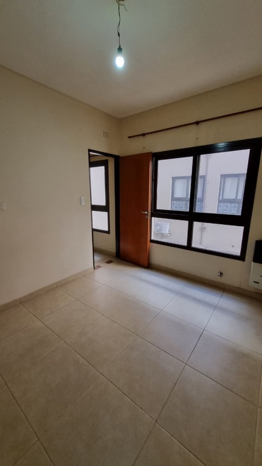 Departamento en alquiler de 2 amb. en Moron Sur