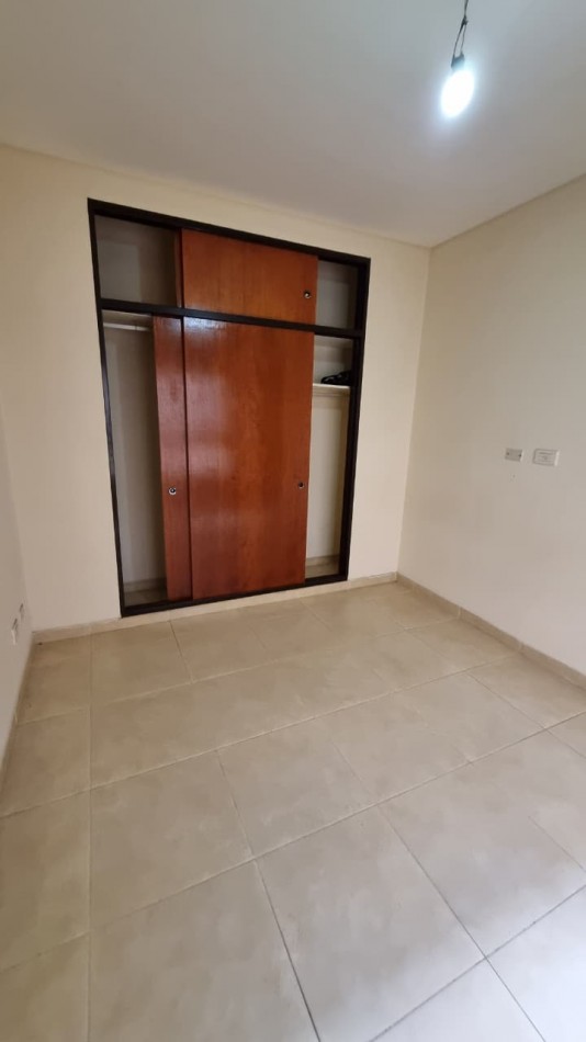 Departamento en alquiler de 2 amb. en Moron Sur