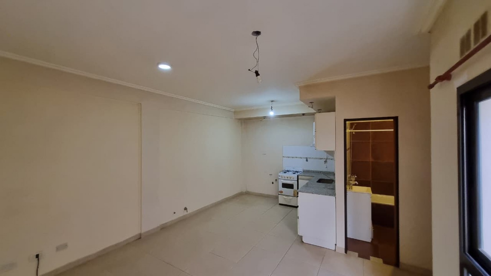 Departamento en alquiler de 2 amb. en Moron Sur