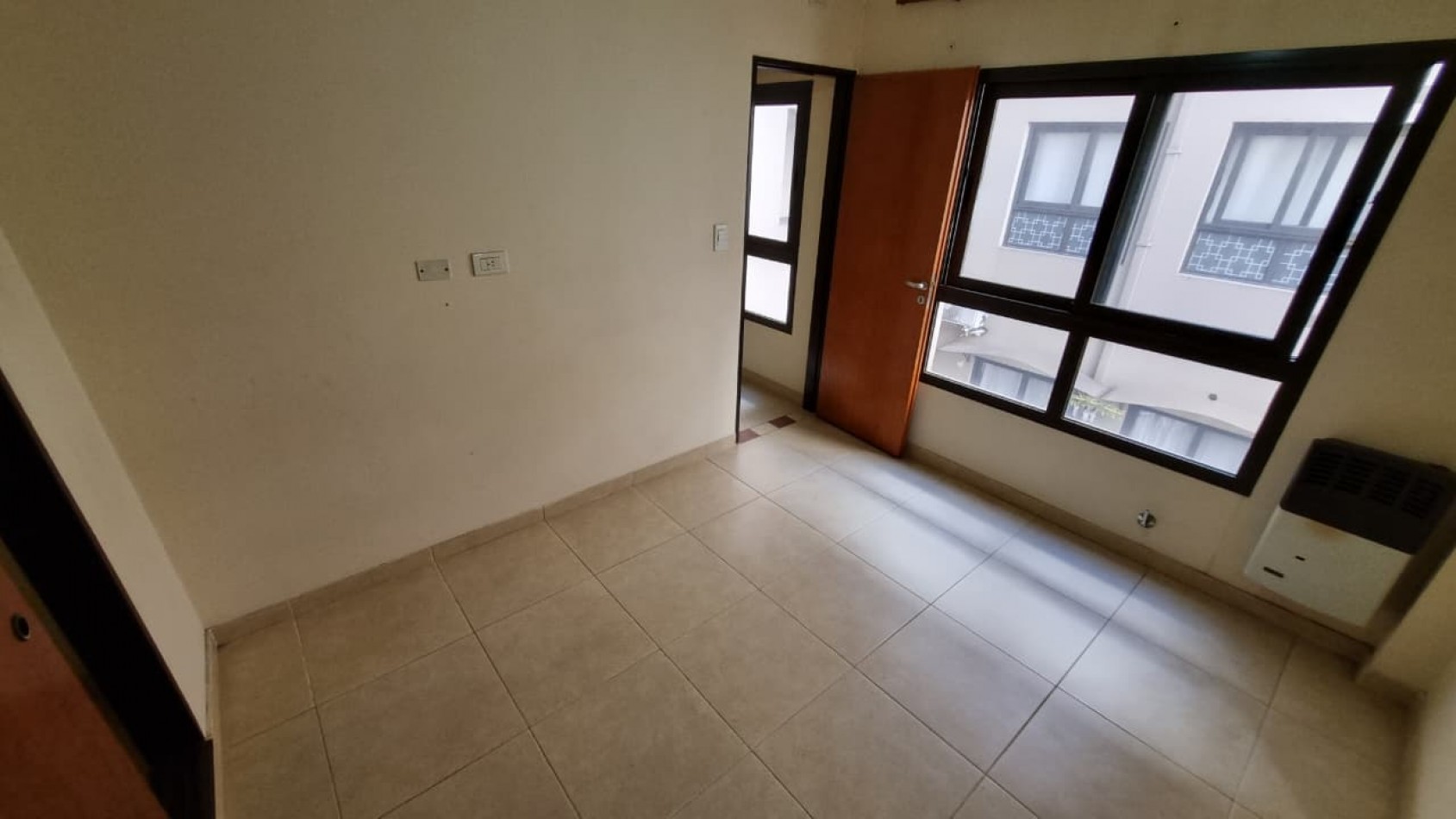 Departamento en alquiler de 2 amb. en Moron Sur