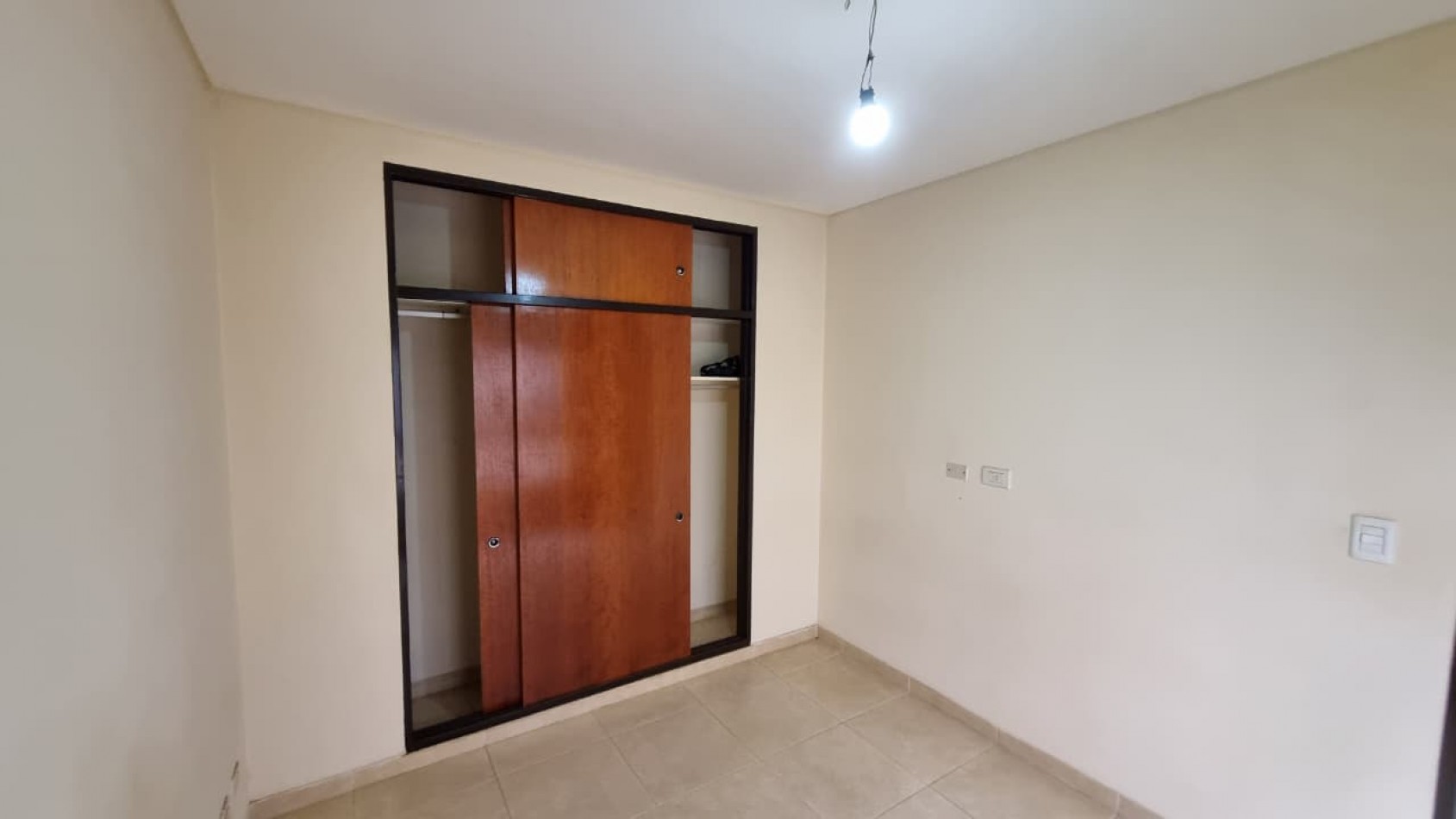 Departamento en alquiler de 2 amb. en Moron Sur