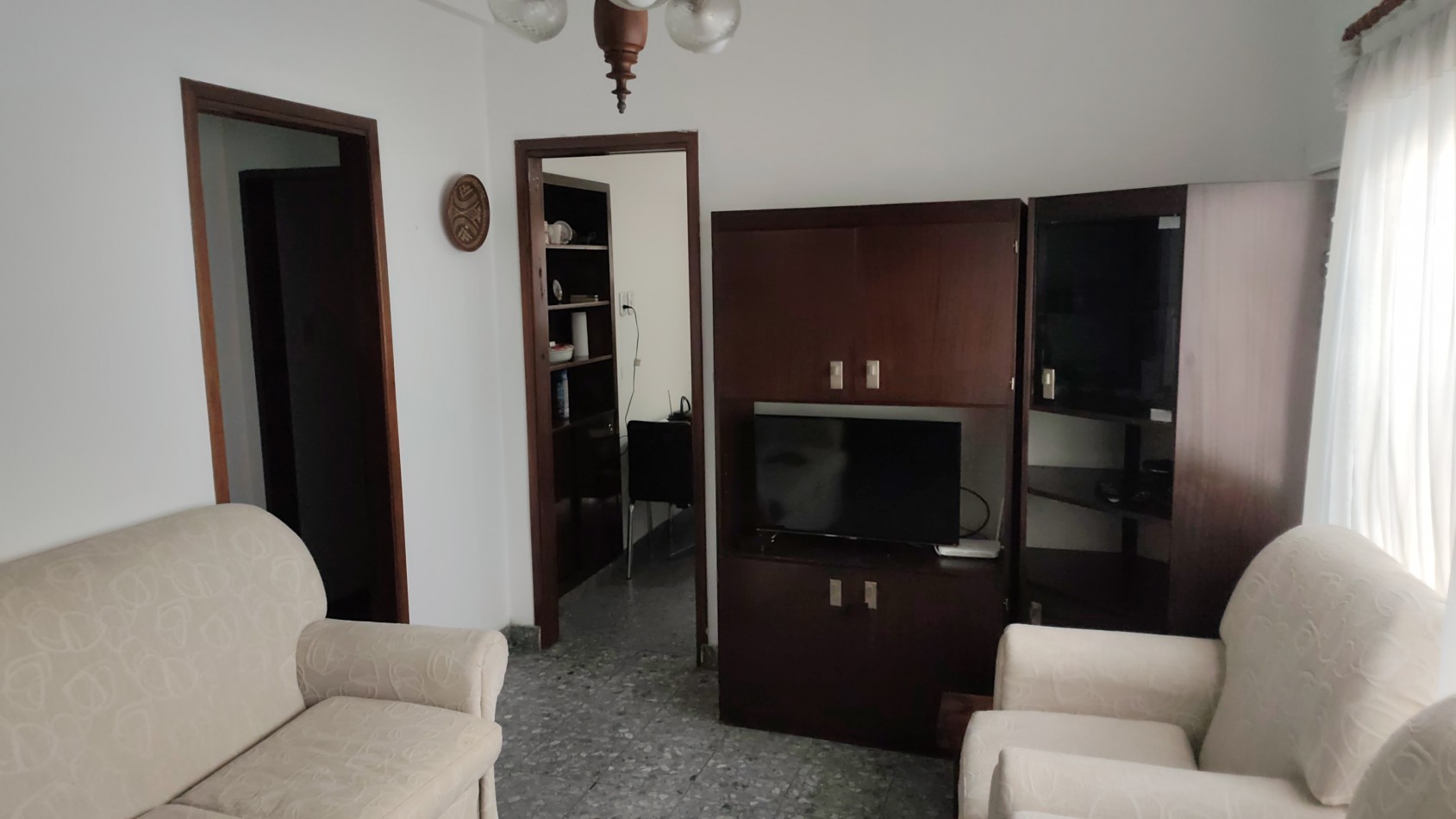 ALQUILER TEMPORAL - CASA AMERICANA DE 3 AMBIENTES CON GARAGE Y PATIO - MORON