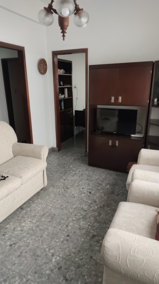 ALQUILER TEMPORAL - CASA AMERICANA DE 3 AMBIENTES CON GARAGE Y PATIO - MORON