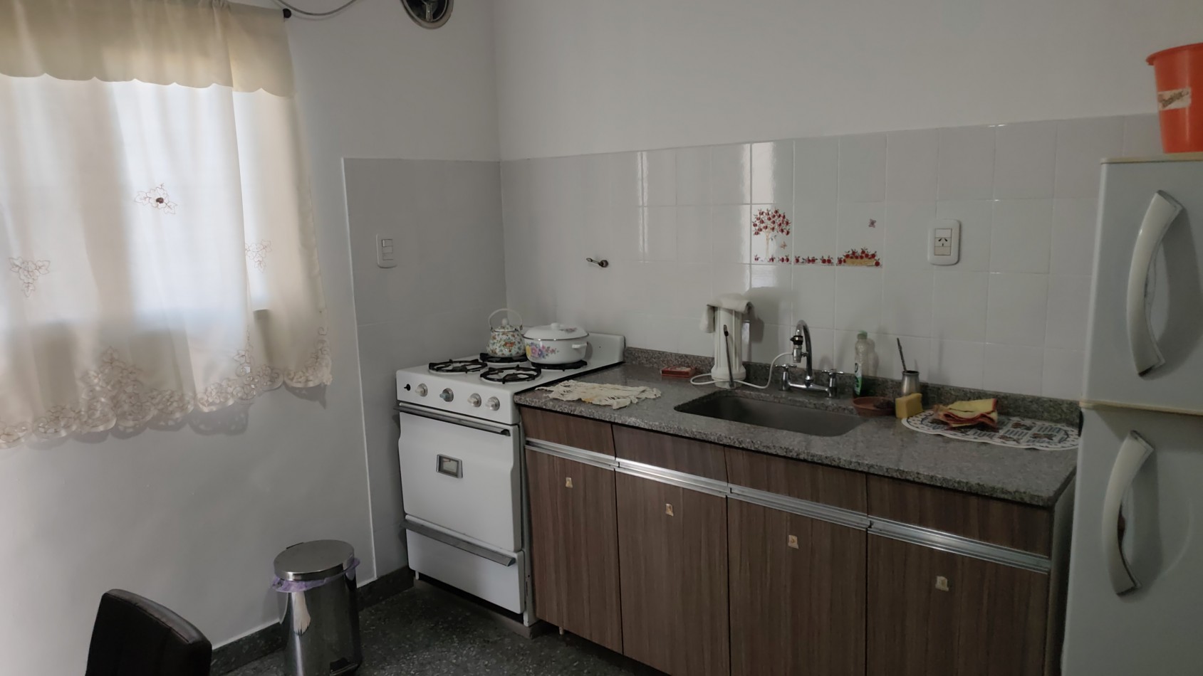 ALQUILER TEMPORAL - CASA AMERICANA DE 3 AMBIENTES CON GARAGE Y PATIO - MORON