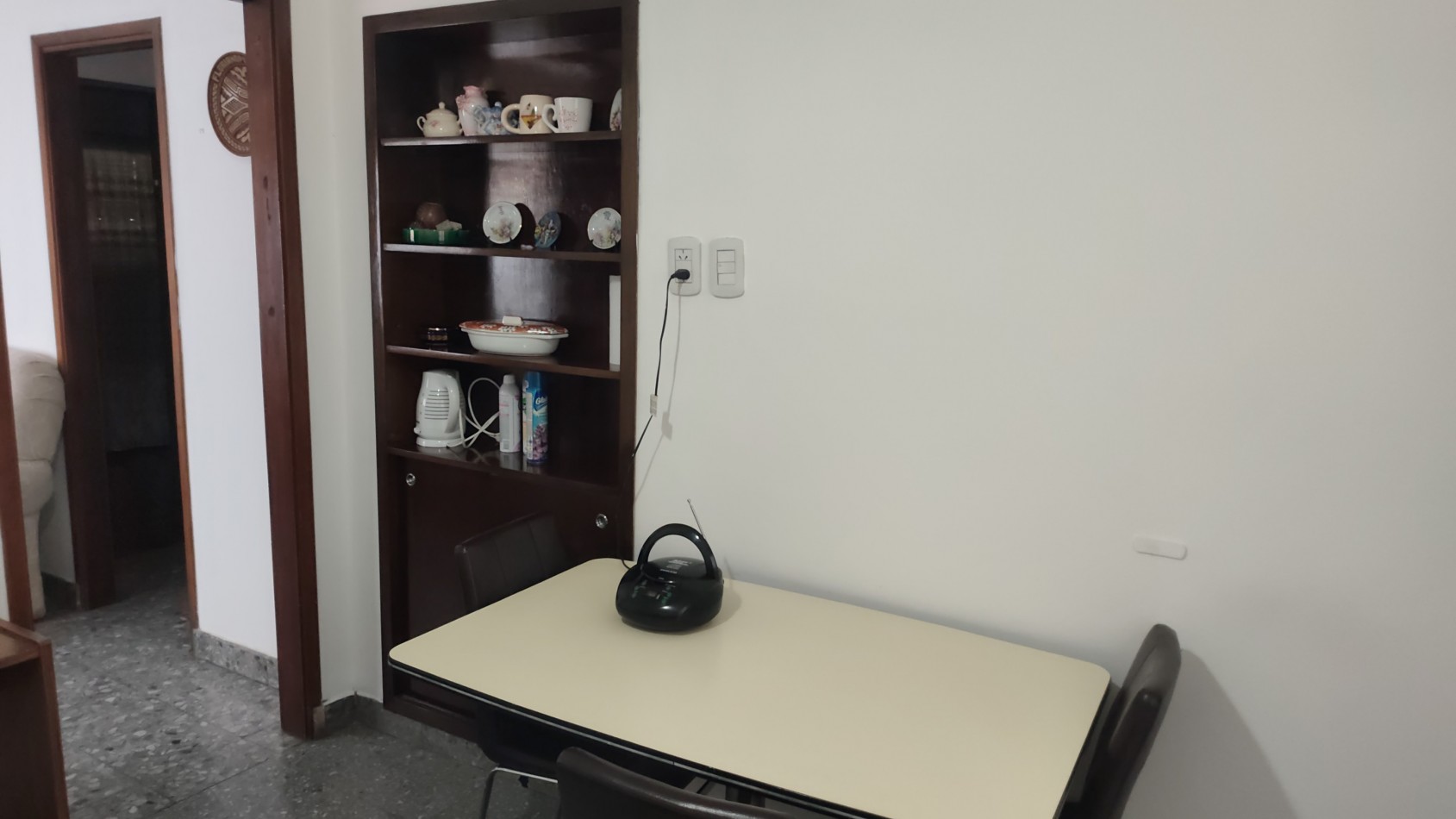 ALQUILER TEMPORAL - CASA AMERICANA DE 3 AMBIENTES CON GARAGE Y PATIO - MORON