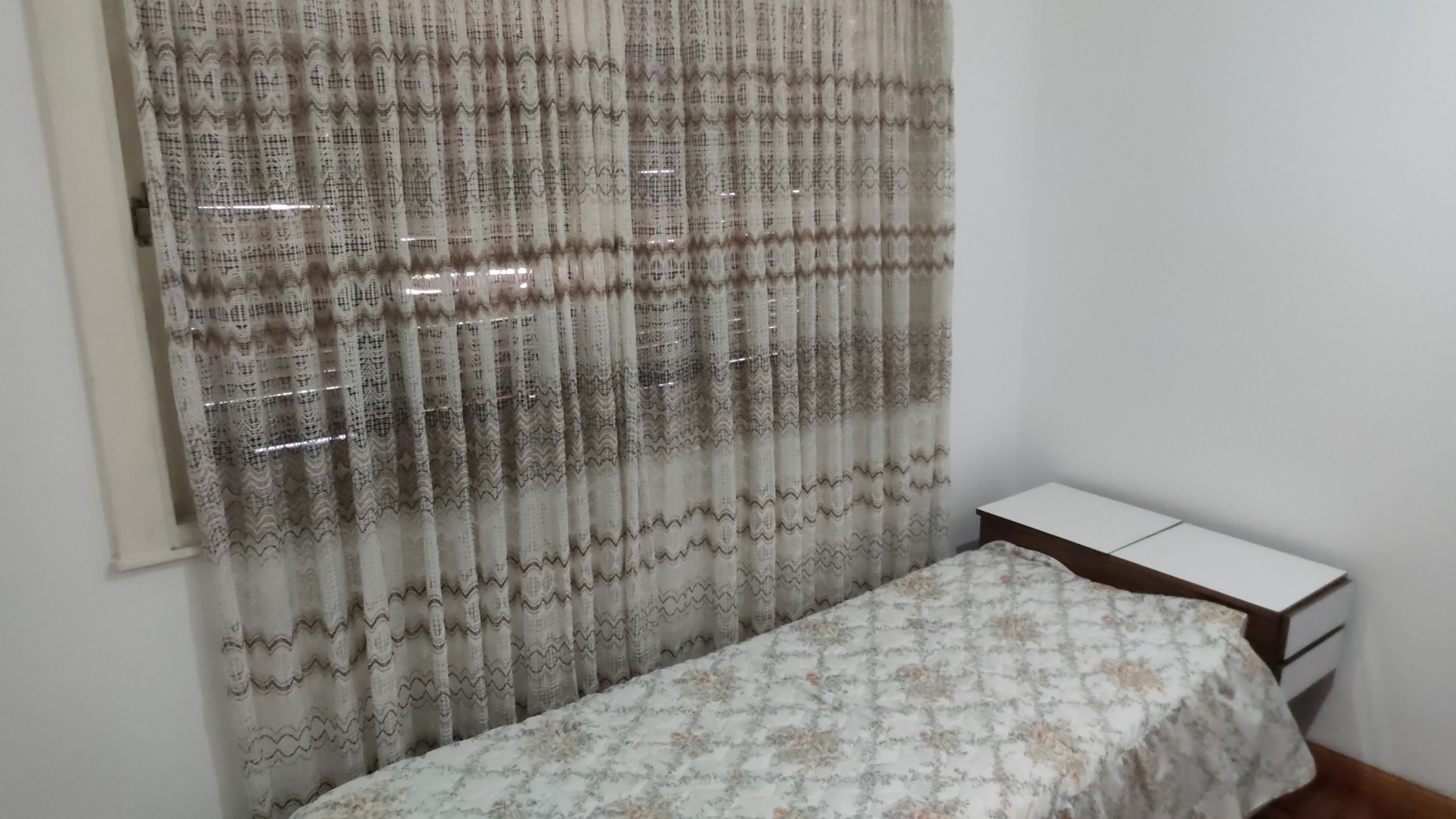 ALQUILER TEMPORAL - CASA AMERICANA DE 3 AMBIENTES CON GARAGE Y PATIO - MORON